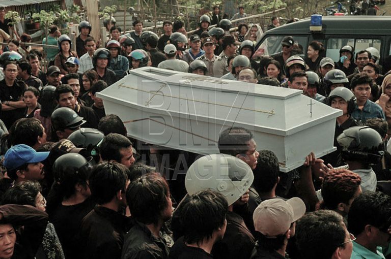 Senin Kelabu di Jalan Monginsidi