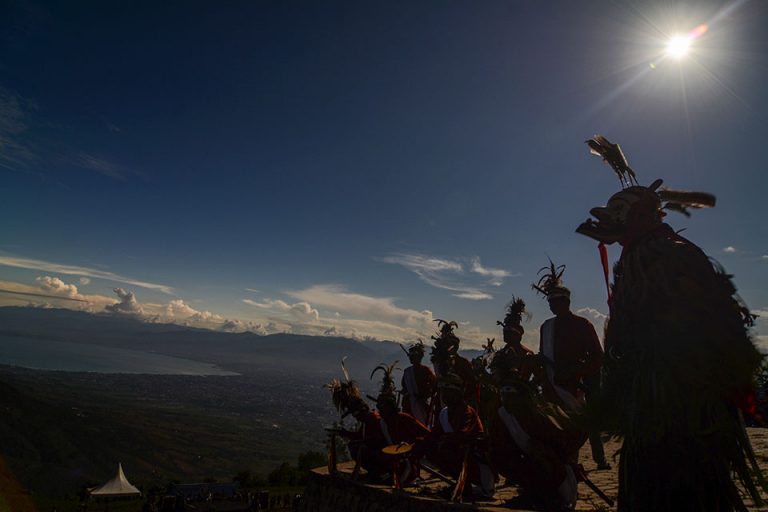 Total Solar Eclipse 2016 in Mountains Matantimali