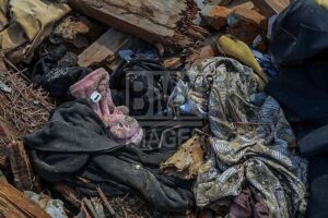 Sepatu bayi yang terserak di Kelurahan Petobo. bmzIMAGES/BasriMarzuki