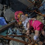 Boneka anak yang terserak di Kelurahan Balaroa. bmzIMAGES/BasriMarzuki