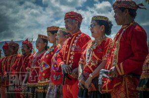 Peternakan leluhur berusia lebih dari dua abad ini menjadi magnet bagi orang luar. Kerap kali datang tamu dalam jumlah berombongan. Keluarga pengelola peternakan menyambutnya dengan sajian adat. bmzIMAGES/Basri Marzuki