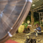 Seniman tradisi memainkan Kayori pada Festival Dade Reme Vula atau Cerita Bulan Purnama di Palu, Sulawesi Tengah, Jumat (21/6/2024). Kayori adalah sastra lisan Suku Kaili, suku mayoritas yang mendiami lembah Palu yang berisi syair-syair kuno tentang masa lalu dan ditampilkan dalam festival itu untuk melestarikan sekaligus mengangkat kembali nilai-nilai tradisi yang mulai dilupakan oleh generasi muda. (bmzIMAGES/Basri Marzuki)