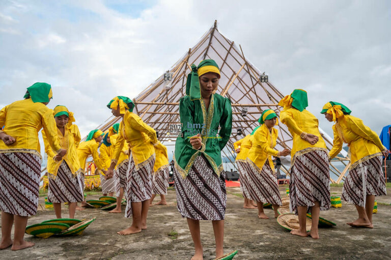 Pertunjukan Tari Pamonte